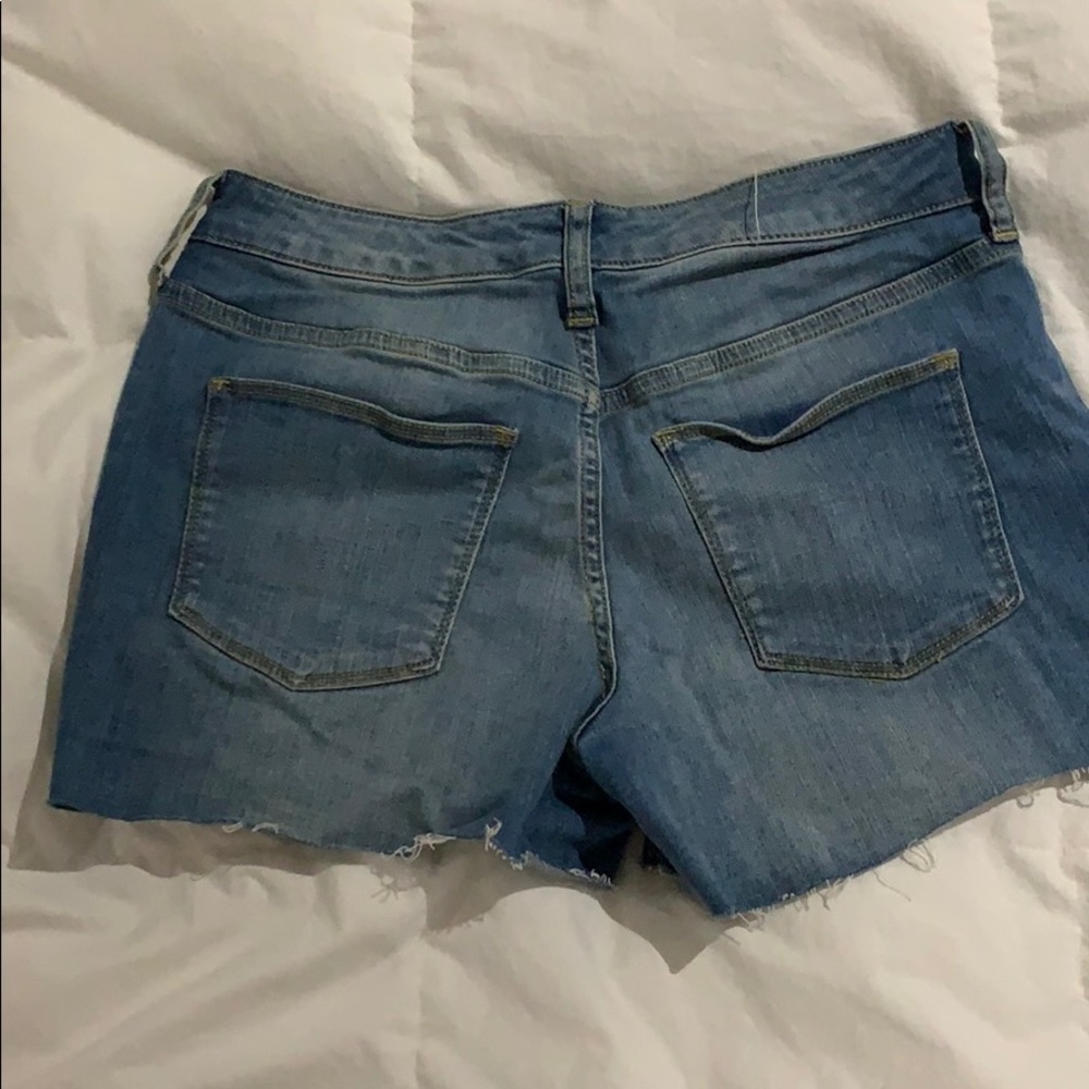 Shorts - Picture 2 of 3